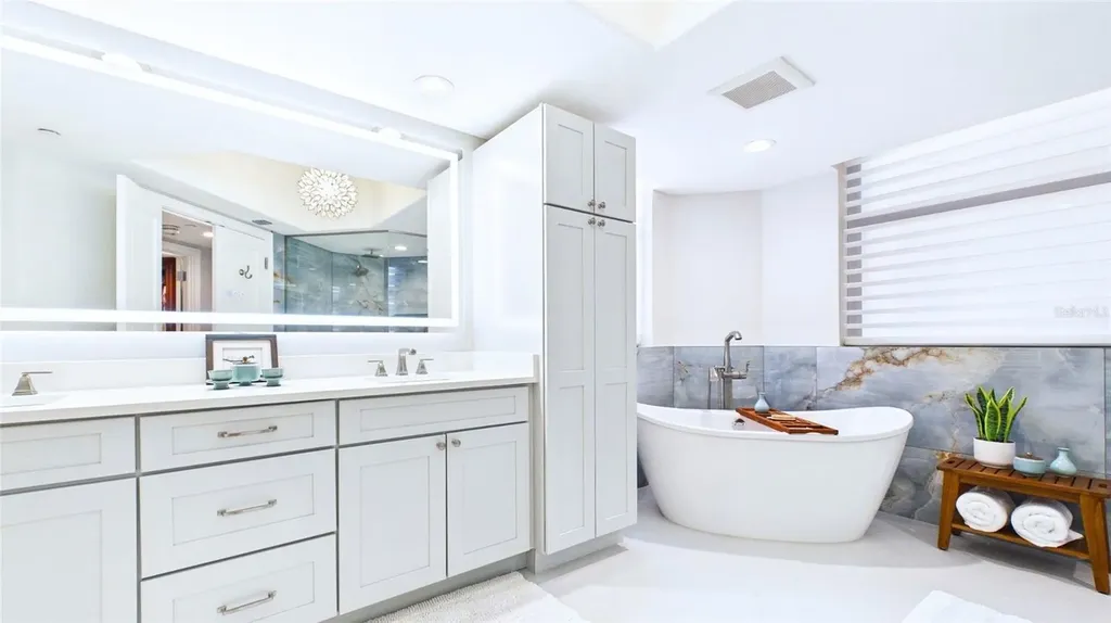 1241 Gulf Of Mexico Drive Longboat Key FL 34228