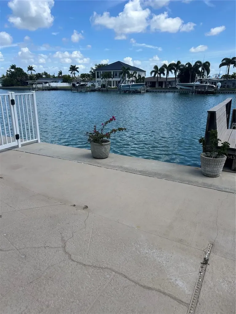 11655 3rd Street E Treasure Island FL 33706