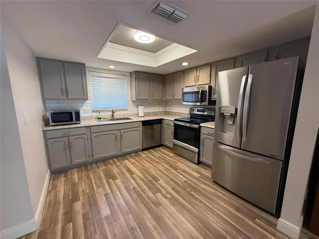 1200 Abbey Crescent Lane Clearwater FL 33759