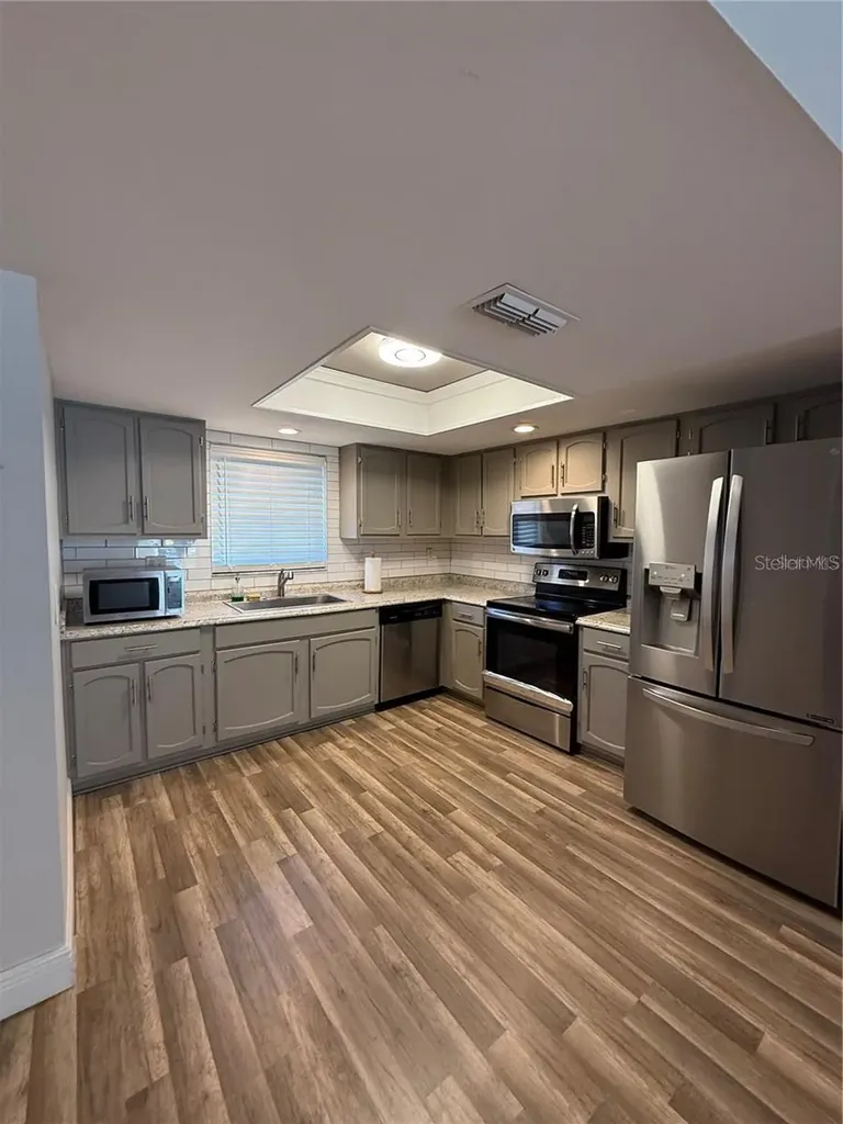 1200 Abbey Crescent Lane Clearwater FL 33759