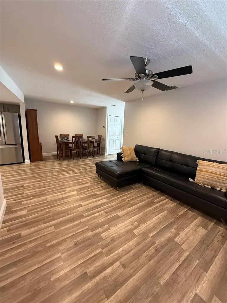 1200 Abbey Crescent Lane Clearwater FL 33759