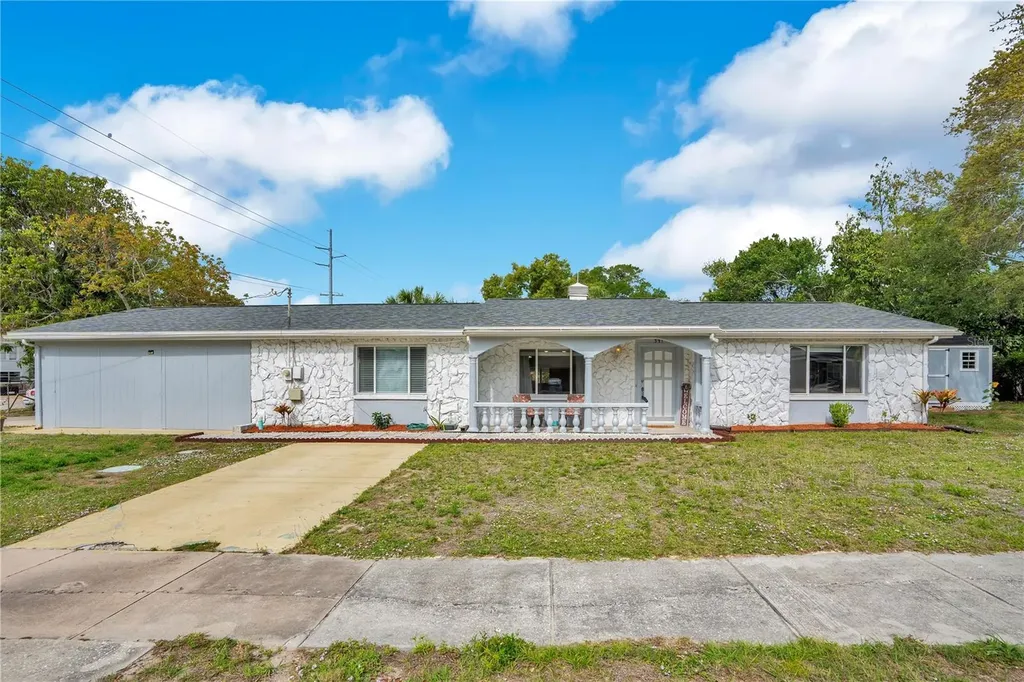 391 N Walton Avenue Tarpon Springs FL 34689