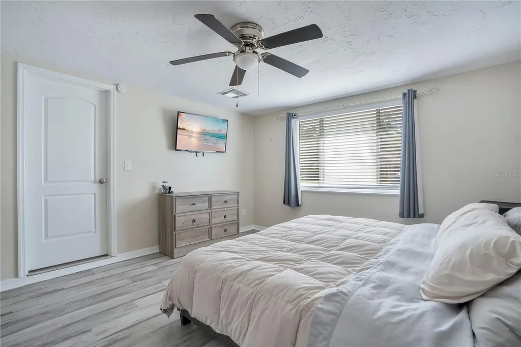 391 N Walton Avenue Tarpon Springs FL 34689