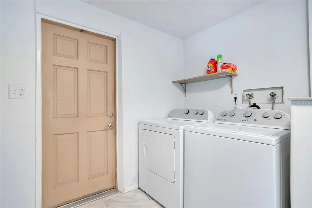391 N Walton Avenue Tarpon Springs FL 34689