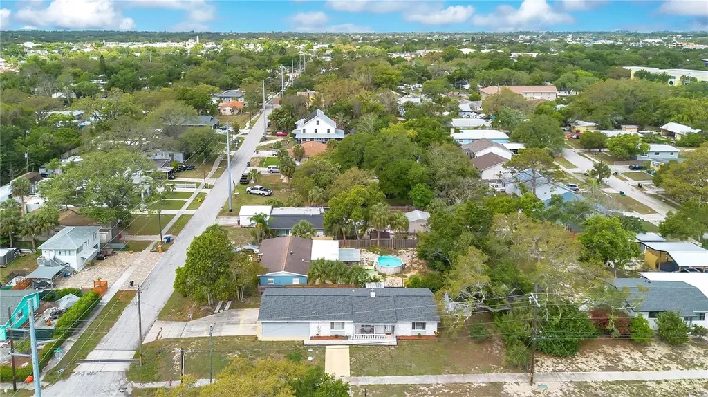 391 N Walton Avenue Tarpon Springs FL 34689