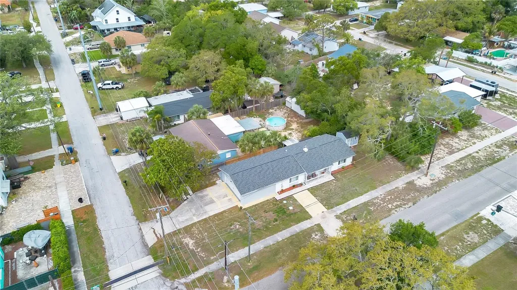 391 N Walton Avenue Tarpon Springs FL 34689