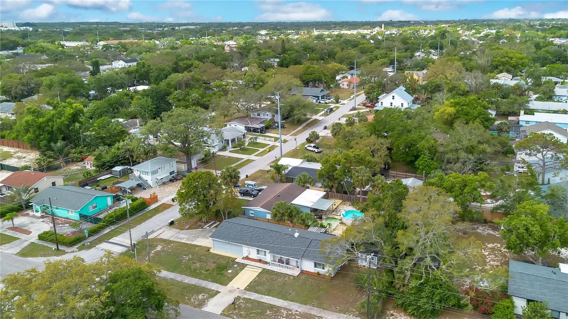 391 N Walton Avenue Tarpon Springs FL 34689