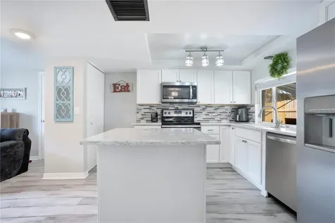 391 N Walton Avenue Tarpon Springs FL 34689