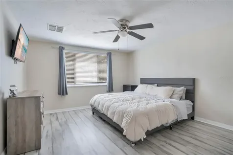 391 N Walton Avenue Tarpon Springs FL 34689