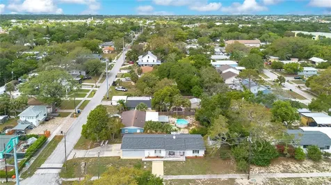 391 N Walton Avenue Tarpon Springs FL 34689