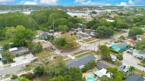 391 N Walton Avenue Tarpon Springs FL 34689