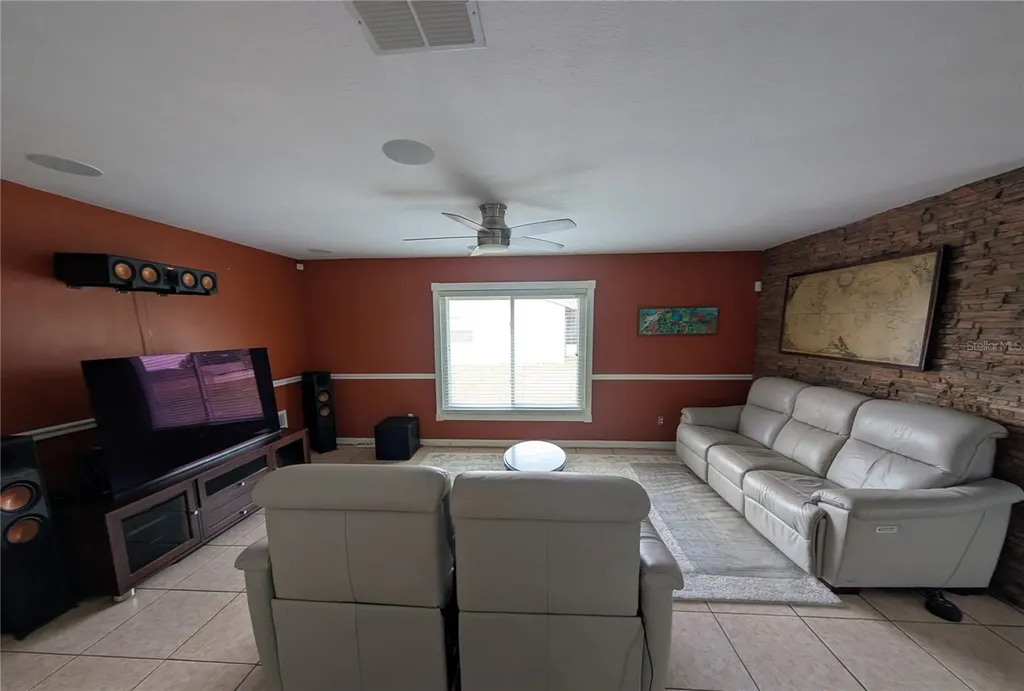 858 Mendoza Drive Kissimmee FL 34758