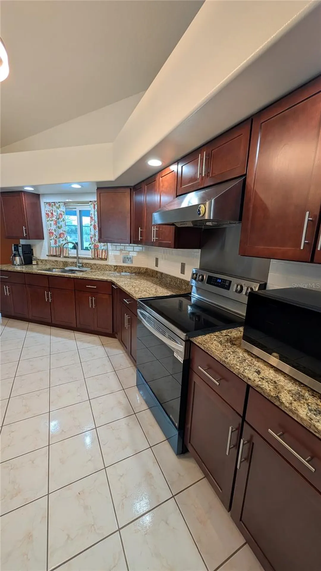 858 Mendoza Drive Kissimmee FL 34758