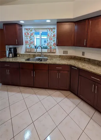 858 Mendoza Drive Kissimmee FL 34758