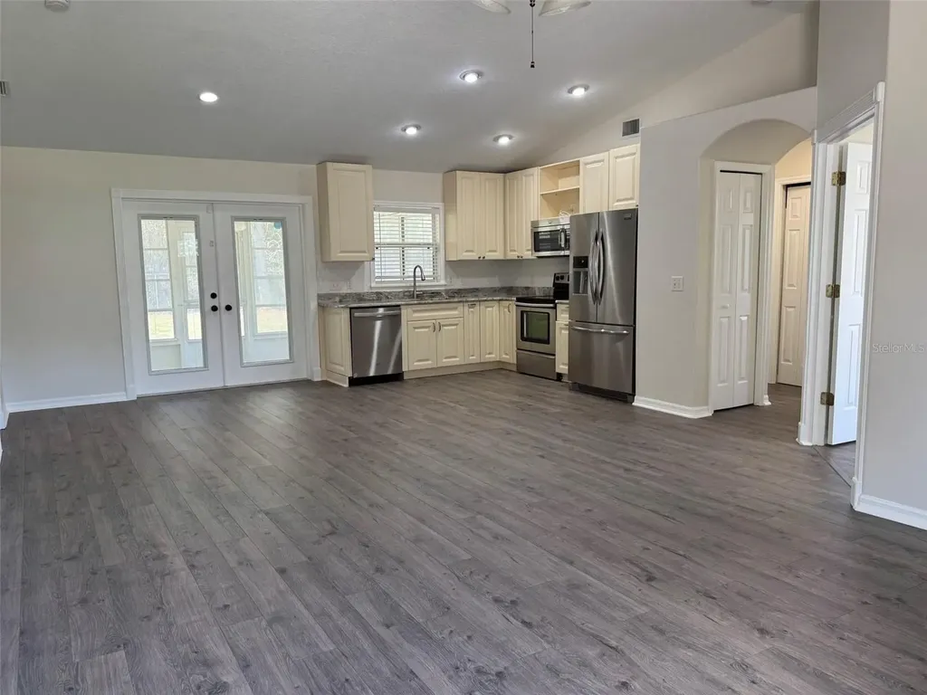 40751 W 4th Avenue Umatilla FL 32784