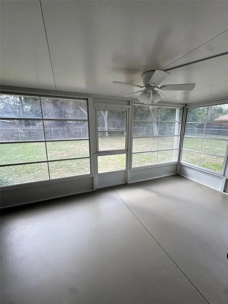 40751 W 4th Avenue Umatilla FL 32784