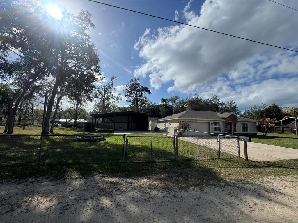 40751 W 4th Avenue Umatilla FL 32784