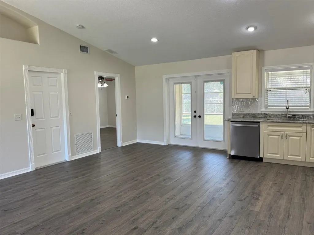 40751 W 4th Avenue Umatilla FL 32784