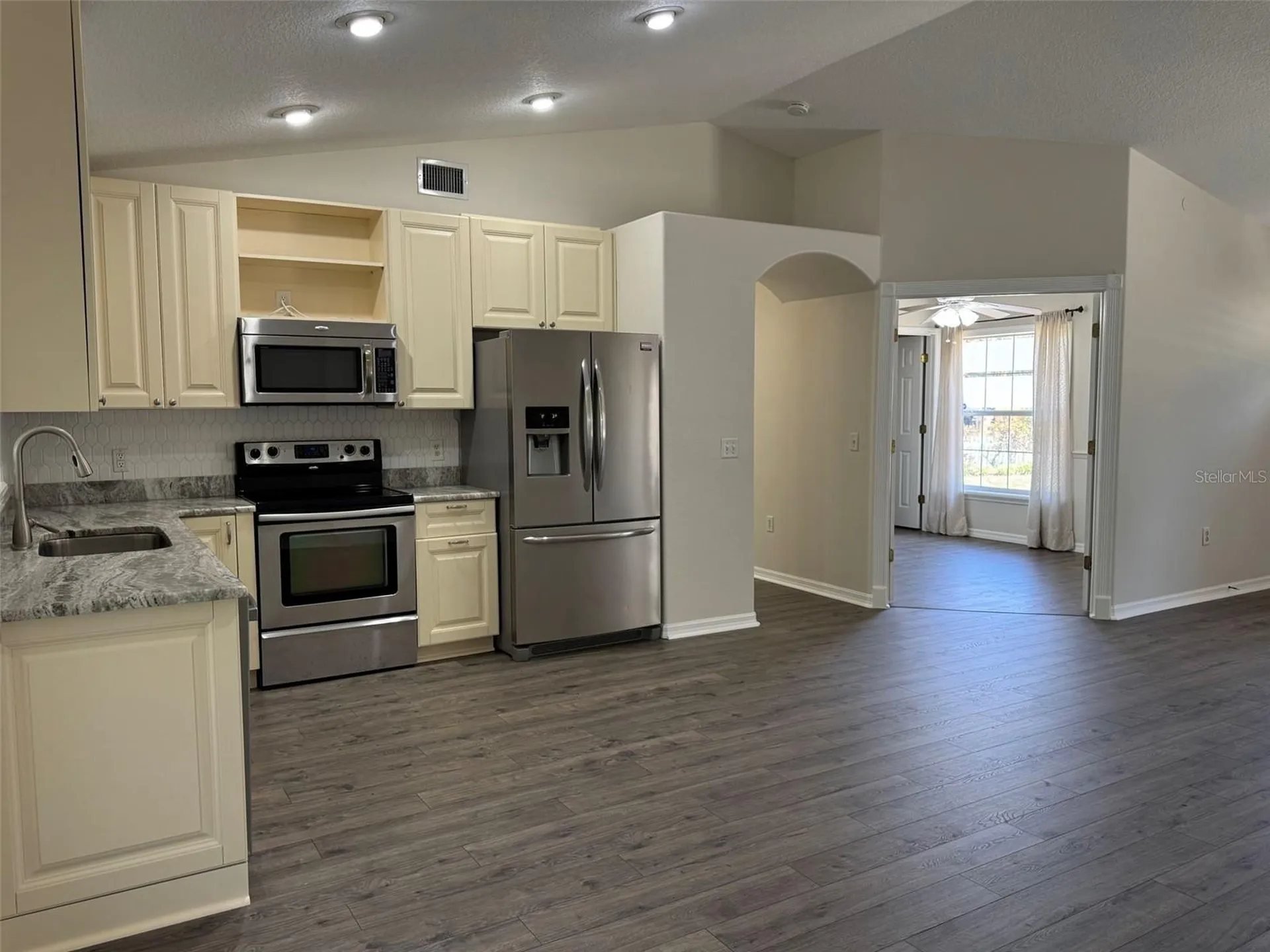 40751 W 4th Avenue Umatilla FL 32784