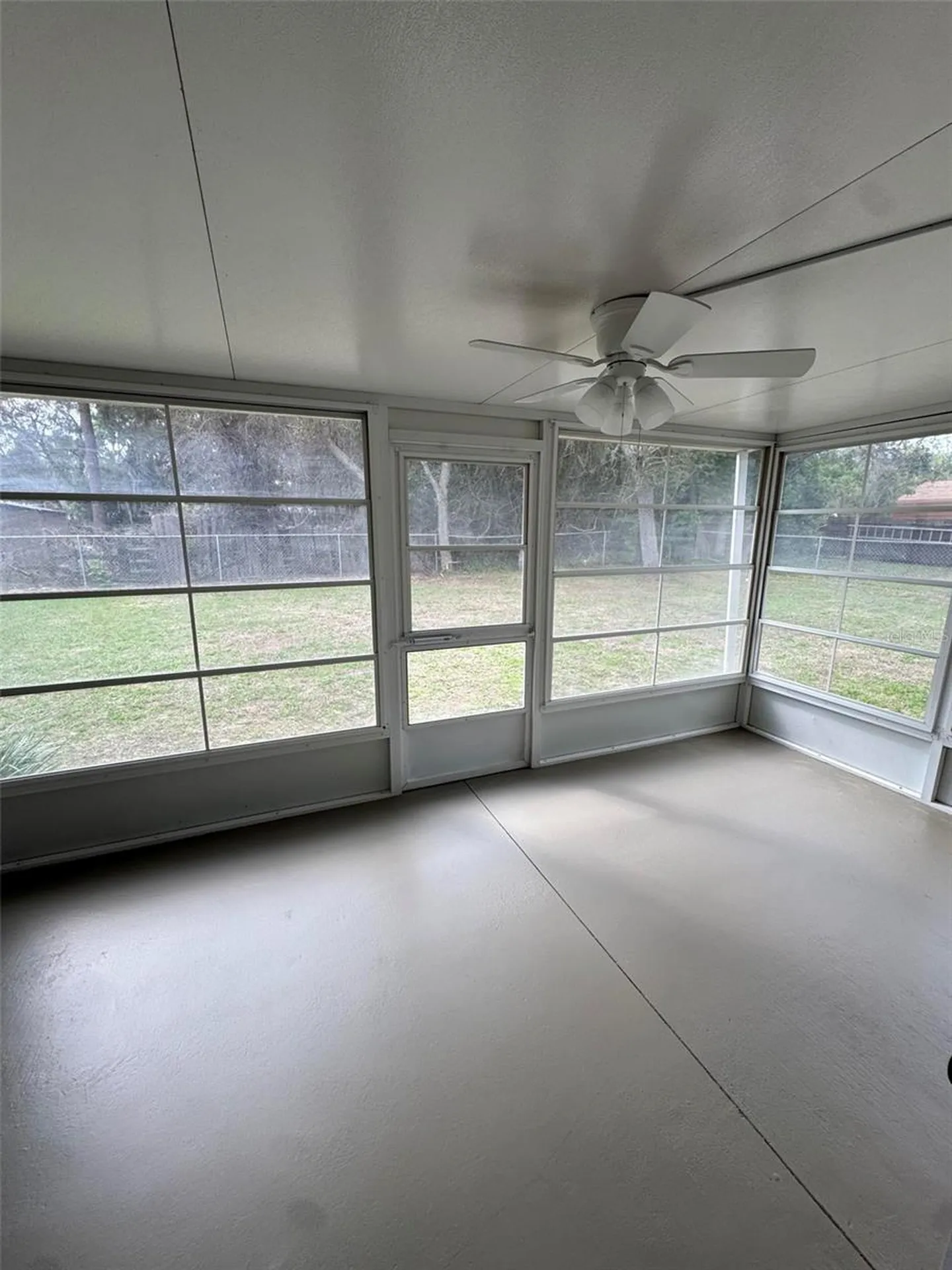 40751 W 4th Avenue Umatilla FL 32784