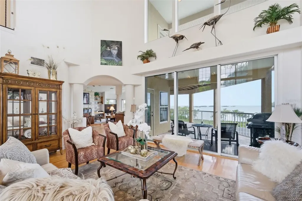 2017 Harbour Watch Circle Tarpon Springs FL 34689