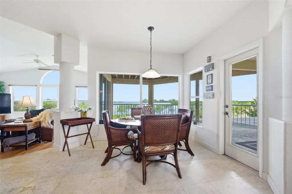 2017 Harbour Watch Circle Tarpon Springs FL 34689