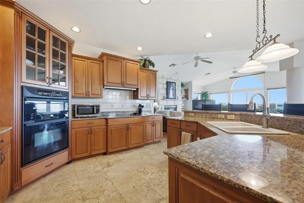 2017 Harbour Watch Circle Tarpon Springs FL 34689