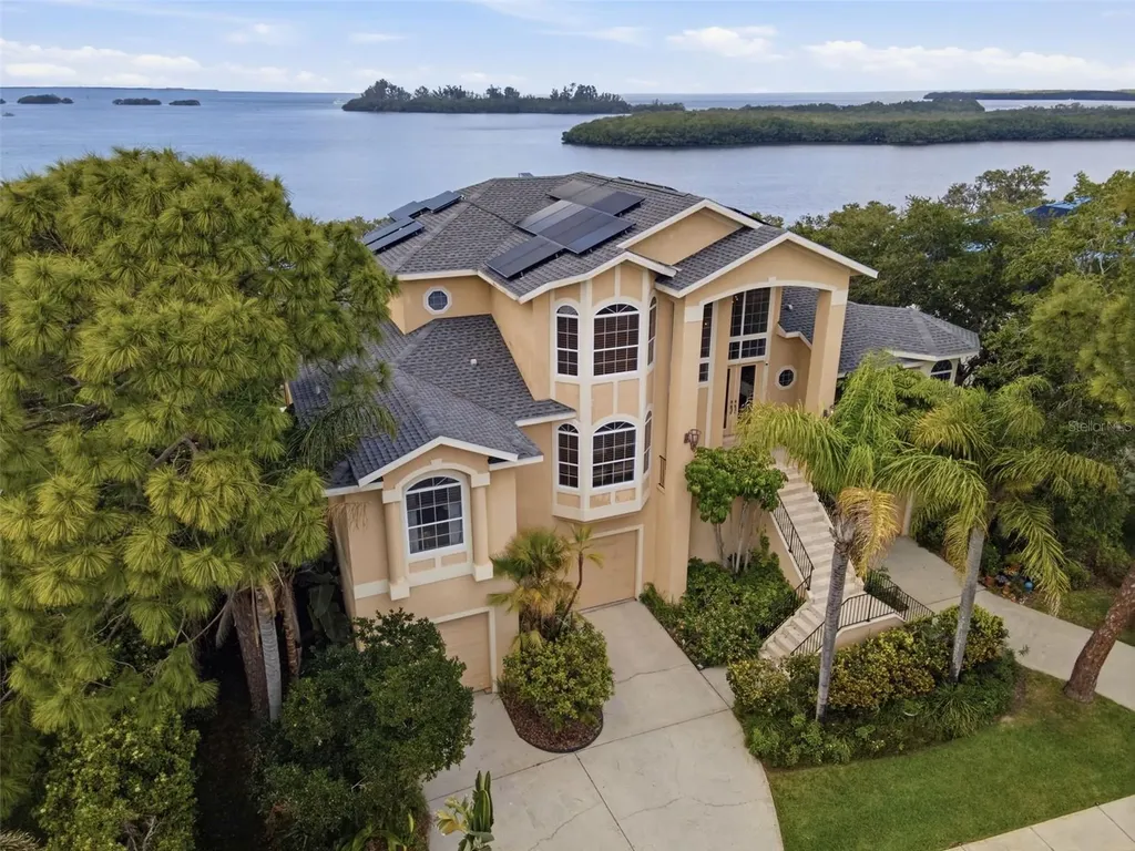 2017 Harbour Watch Circle Tarpon Springs FL 34689