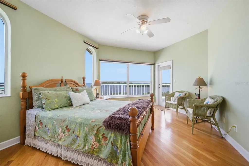 2017 Harbour Watch Circle Tarpon Springs FL 34689