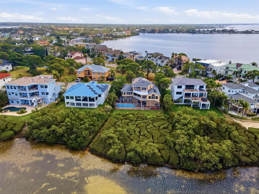 2017 Harbour Watch Circle Tarpon Springs FL 34689