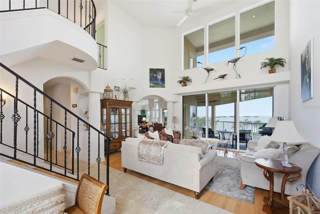 2017 Harbour Watch Circle Tarpon Springs FL 34689