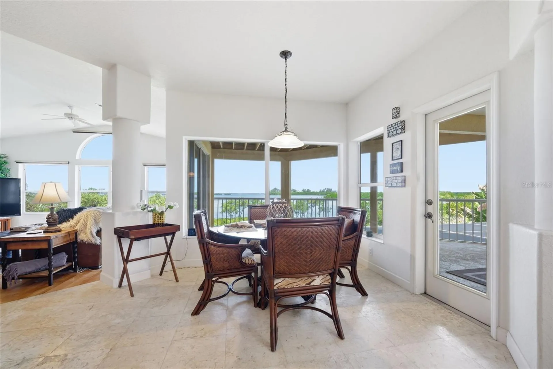 2017 Harbour Watch Circle Tarpon Springs FL 34689