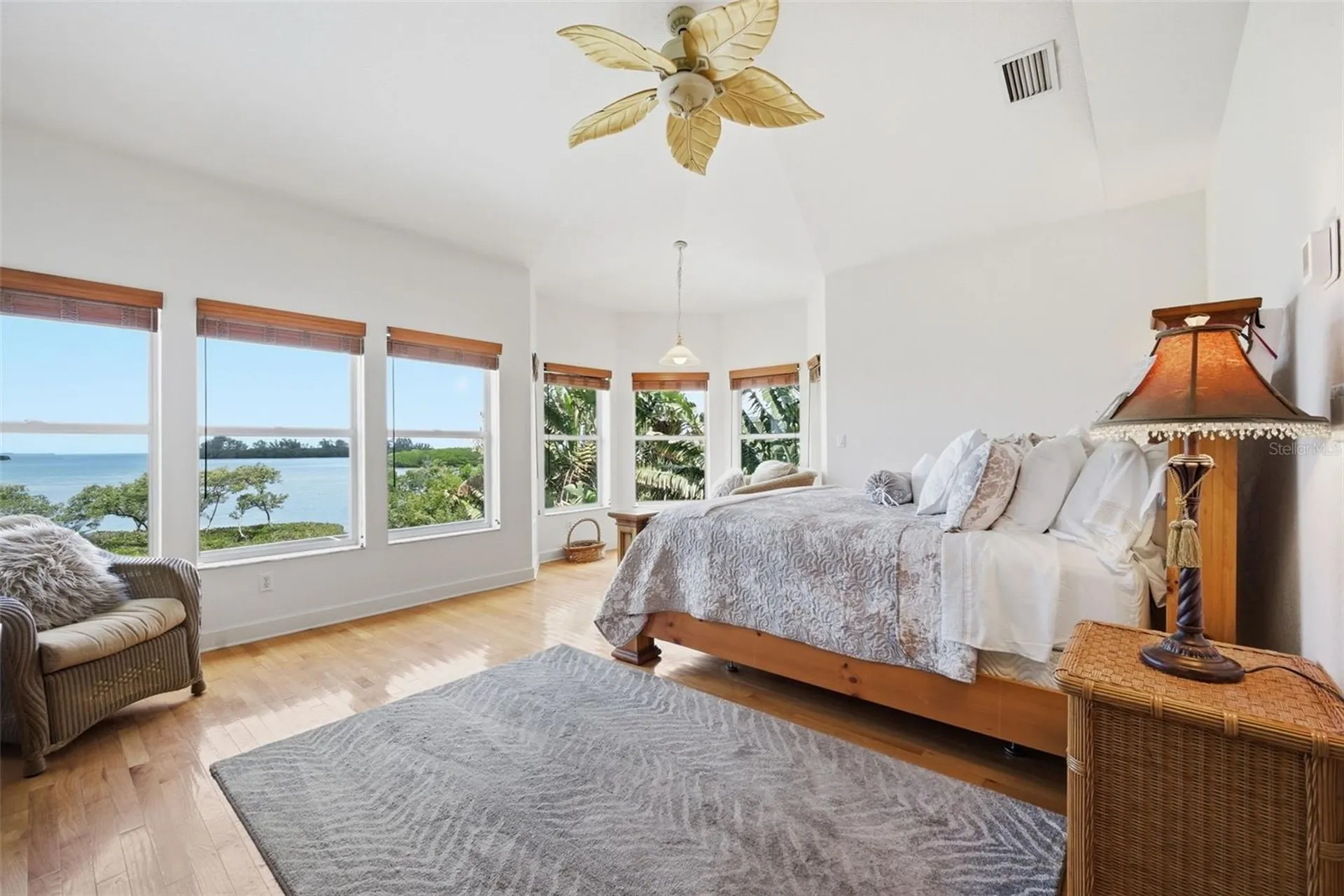 2017 Harbour Watch Circle Tarpon Springs FL 34689