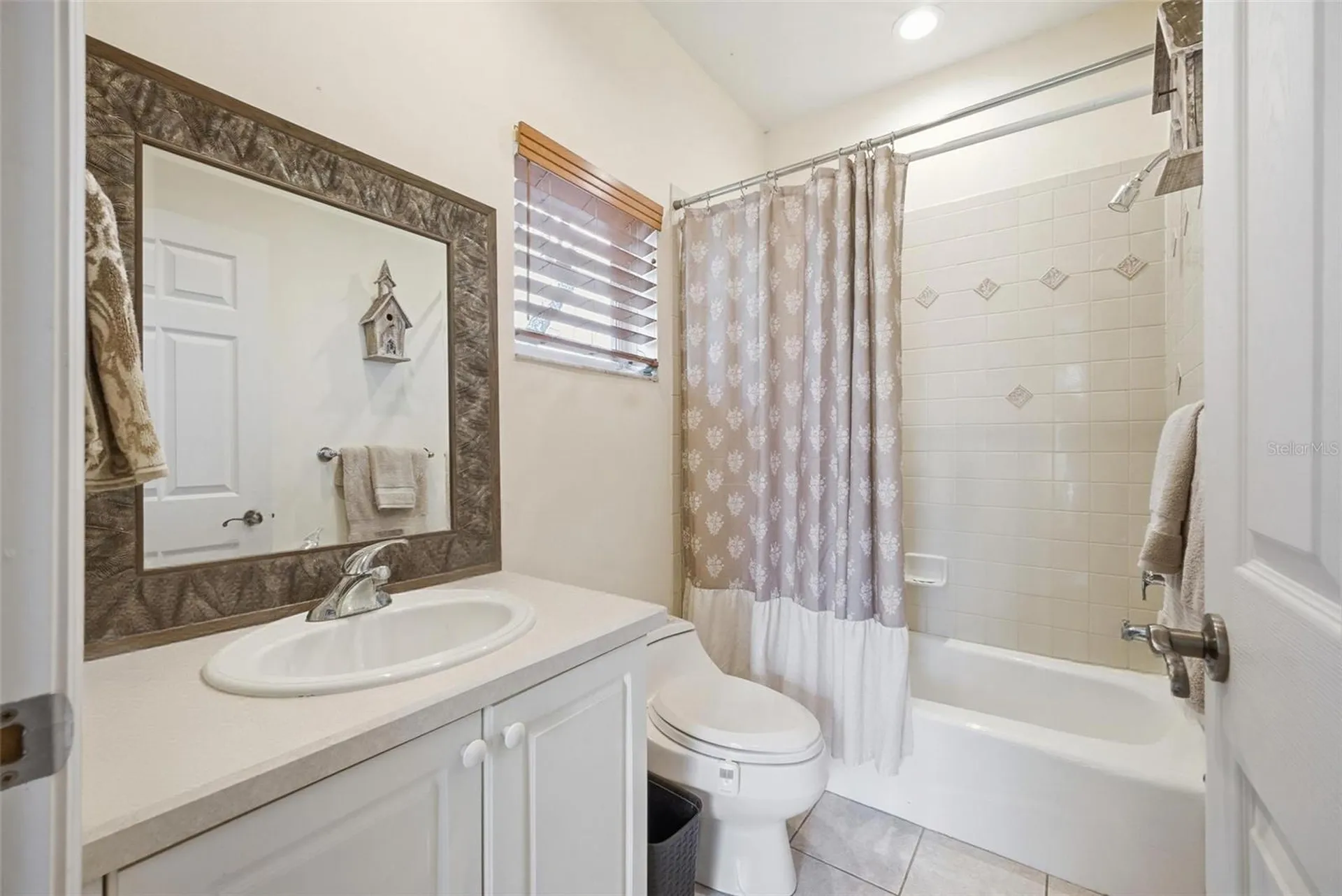 2017 Harbour Watch Circle Tarpon Springs FL 34689