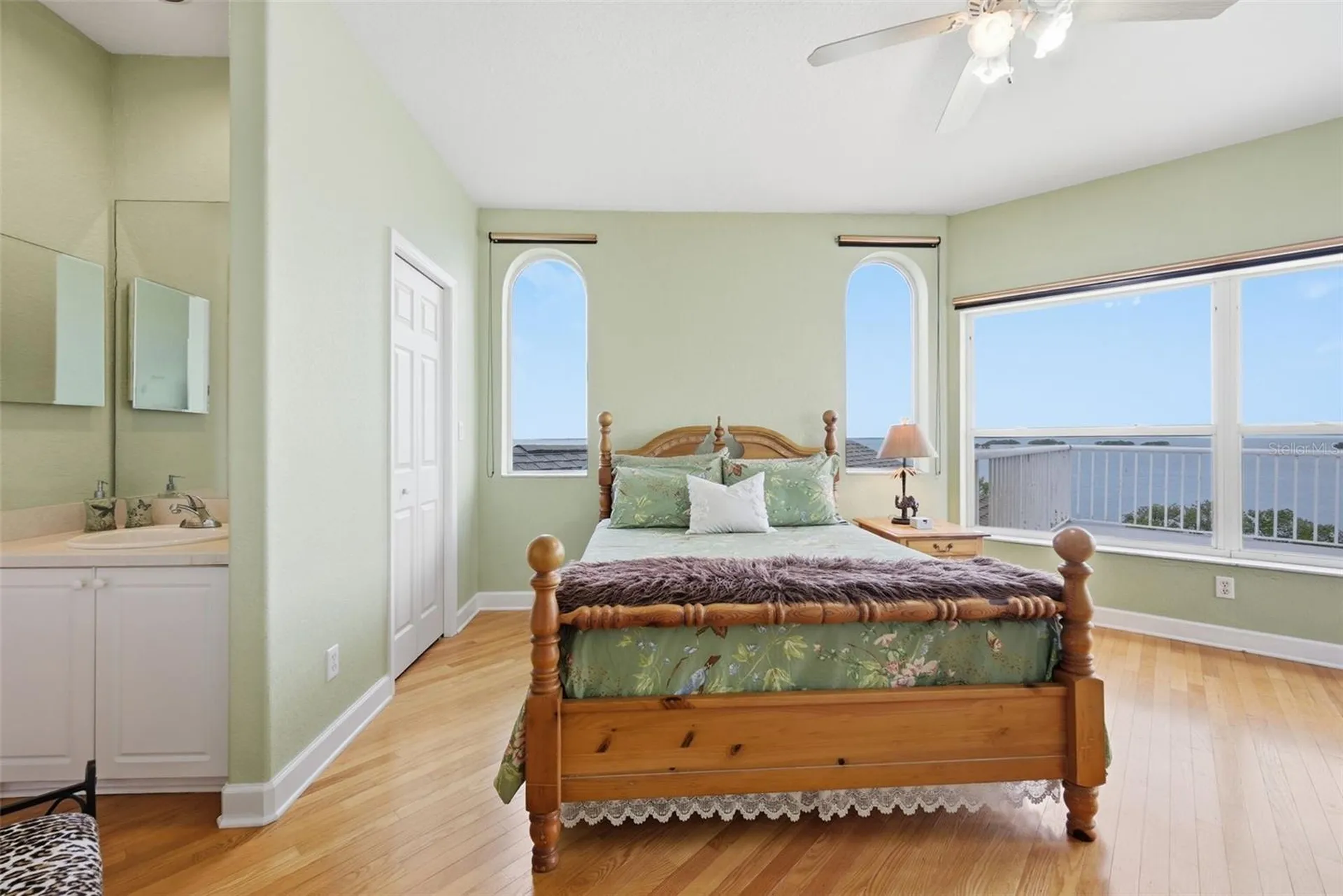 2017 Harbour Watch Circle Tarpon Springs FL 34689