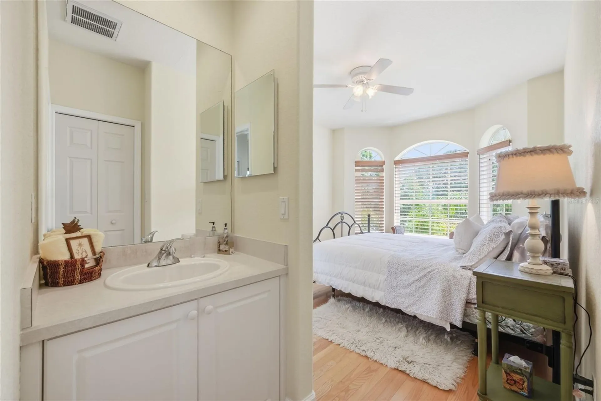 2017 Harbour Watch Circle Tarpon Springs FL 34689