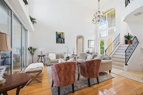 2017 Harbour Watch Circle Tarpon Springs FL 34689
