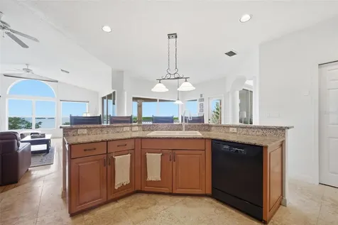 2017 Harbour Watch Circle Tarpon Springs FL 34689