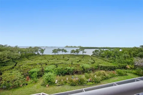 2017 Harbour Watch Circle Tarpon Springs FL 34689