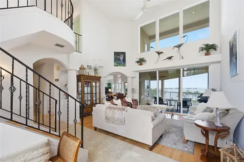 2017 Harbour Watch Circle Tarpon Springs FL 34689
