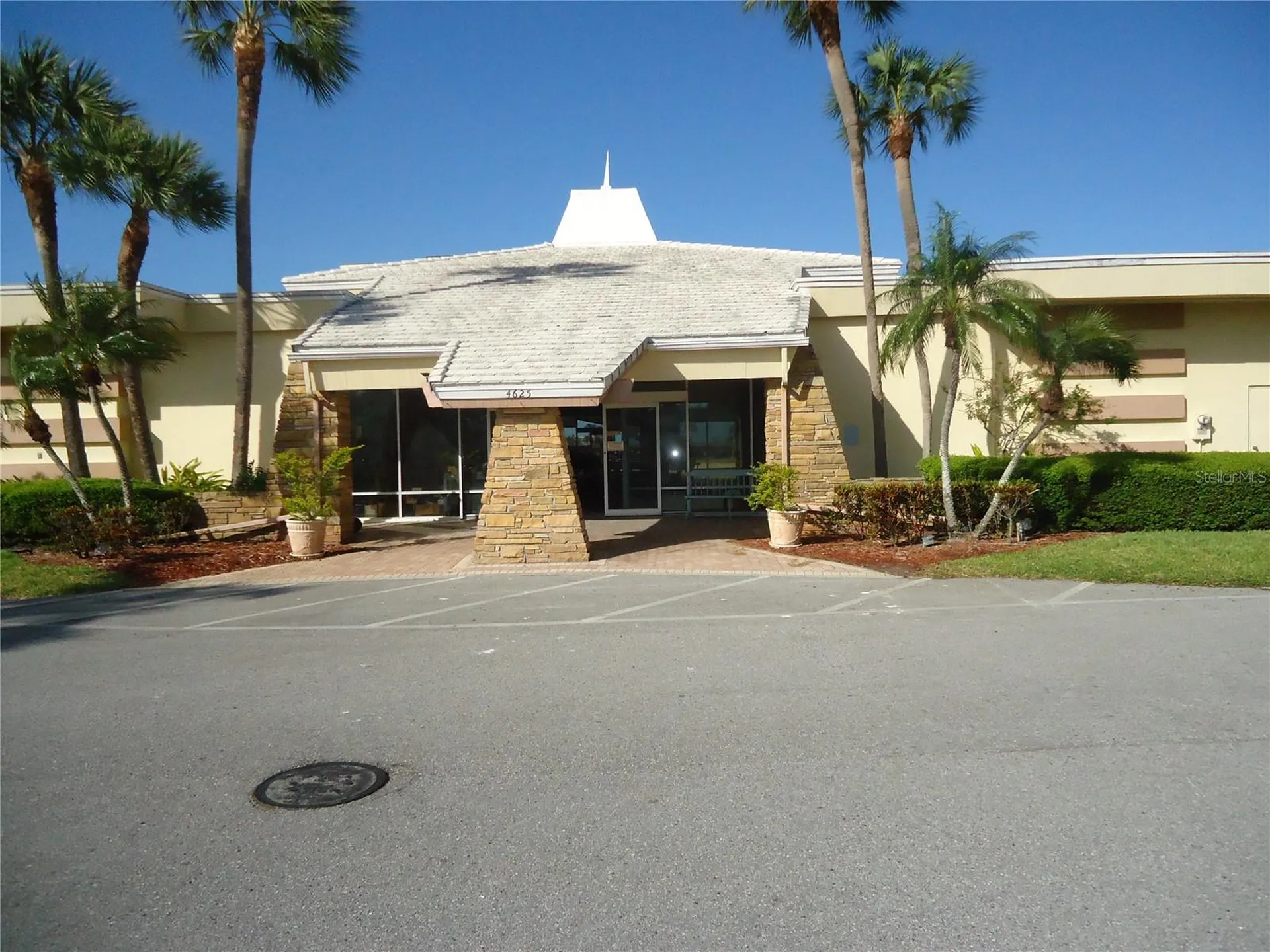 4550 Cove Circle St Petersburg FL 33708