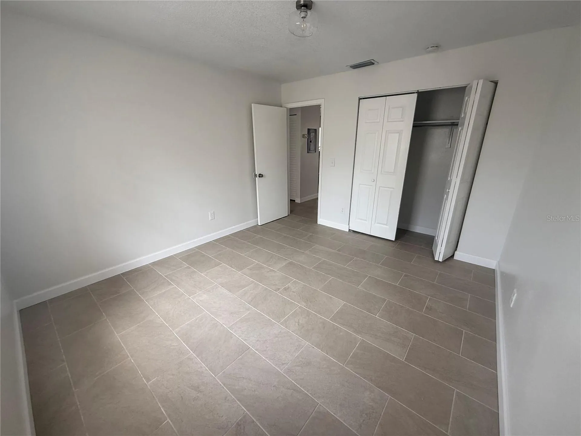 7517 Lakeshore Drive Tampa FL 33604