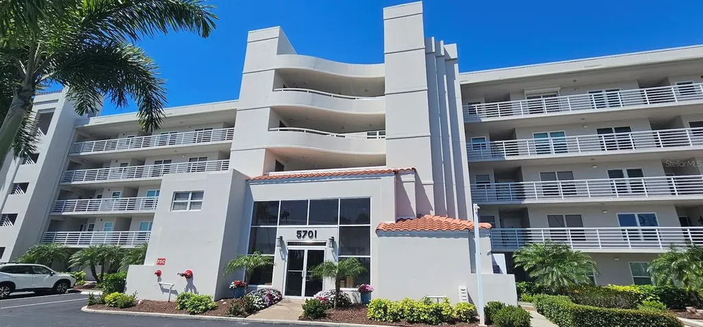 5701 Bahia Del Mar Circle St Petersburg FL 33715