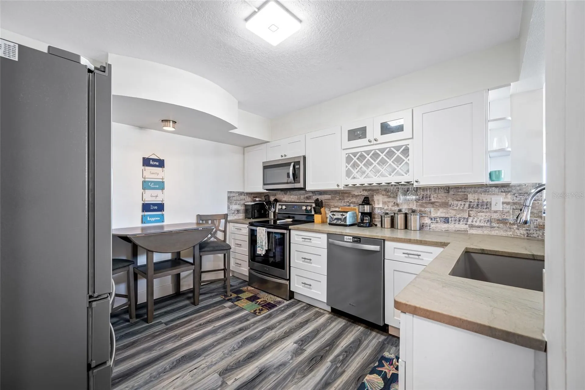 5701 Bahia Del Mar Circle St Petersburg FL 33715