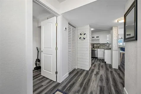 5701 Bahia Del Mar Circle St Petersburg FL 33715
