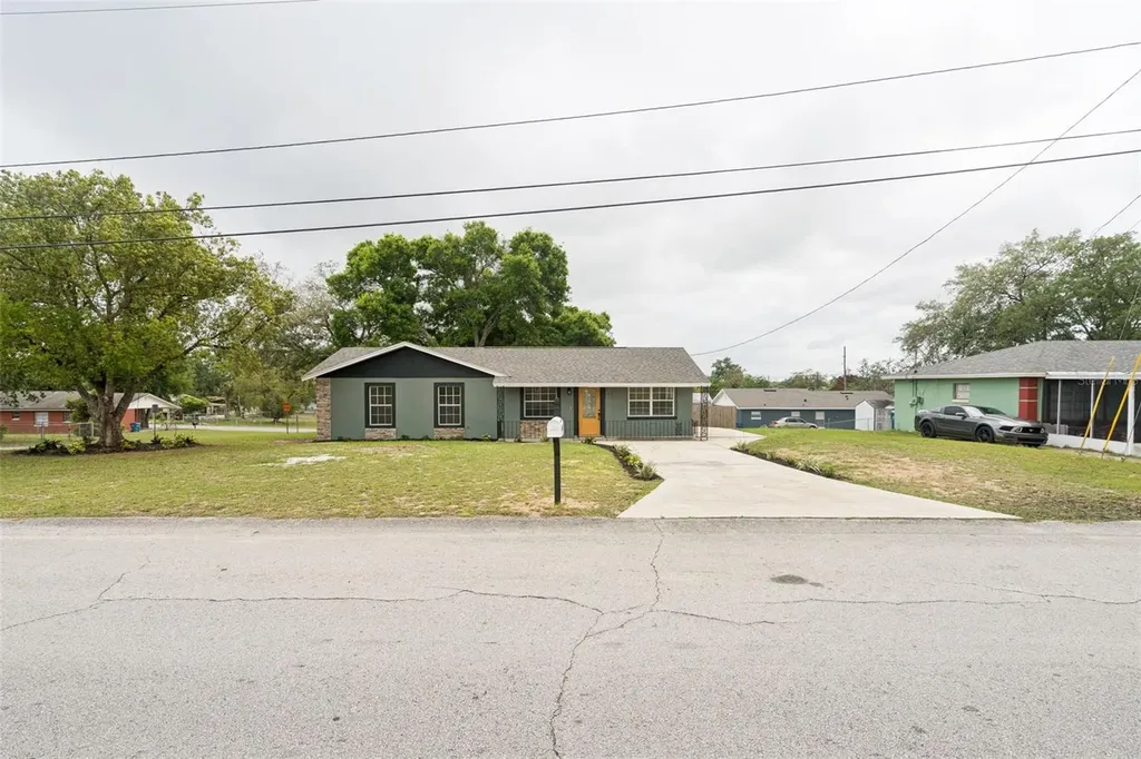 1109 Valencia Avenue Haines City FL 33844