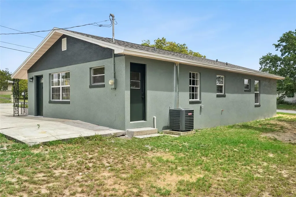 1109 Valencia Avenue Haines City FL 33844