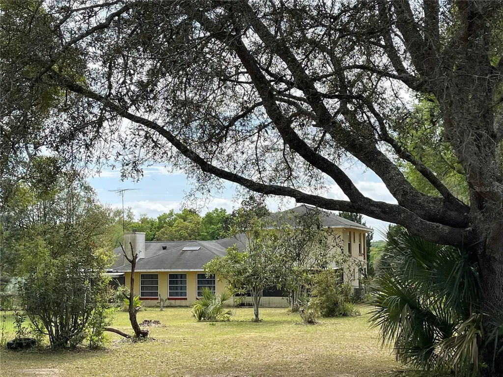 15121 SE 175th Street Weirsdale FL 32195