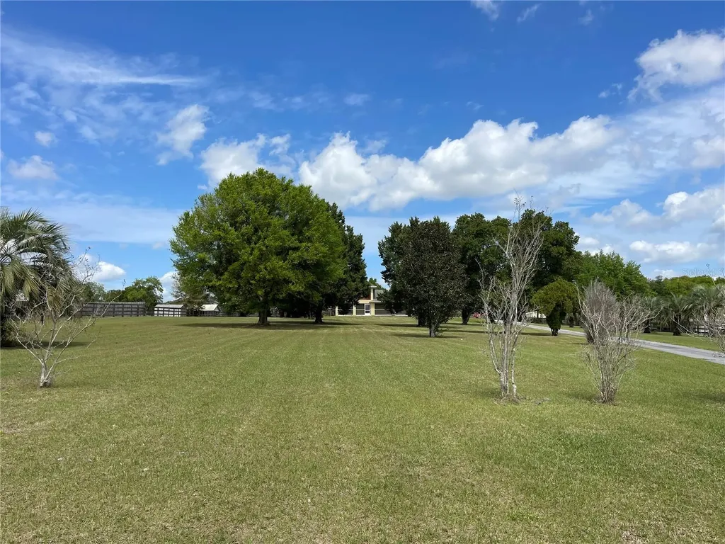 15121 SE 175th Street Weirsdale FL 32195