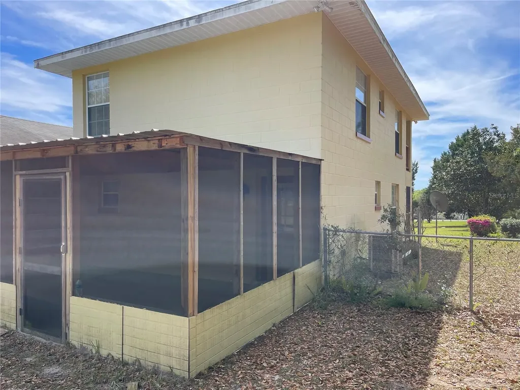 15121 SE 175th Street Weirsdale FL 32195